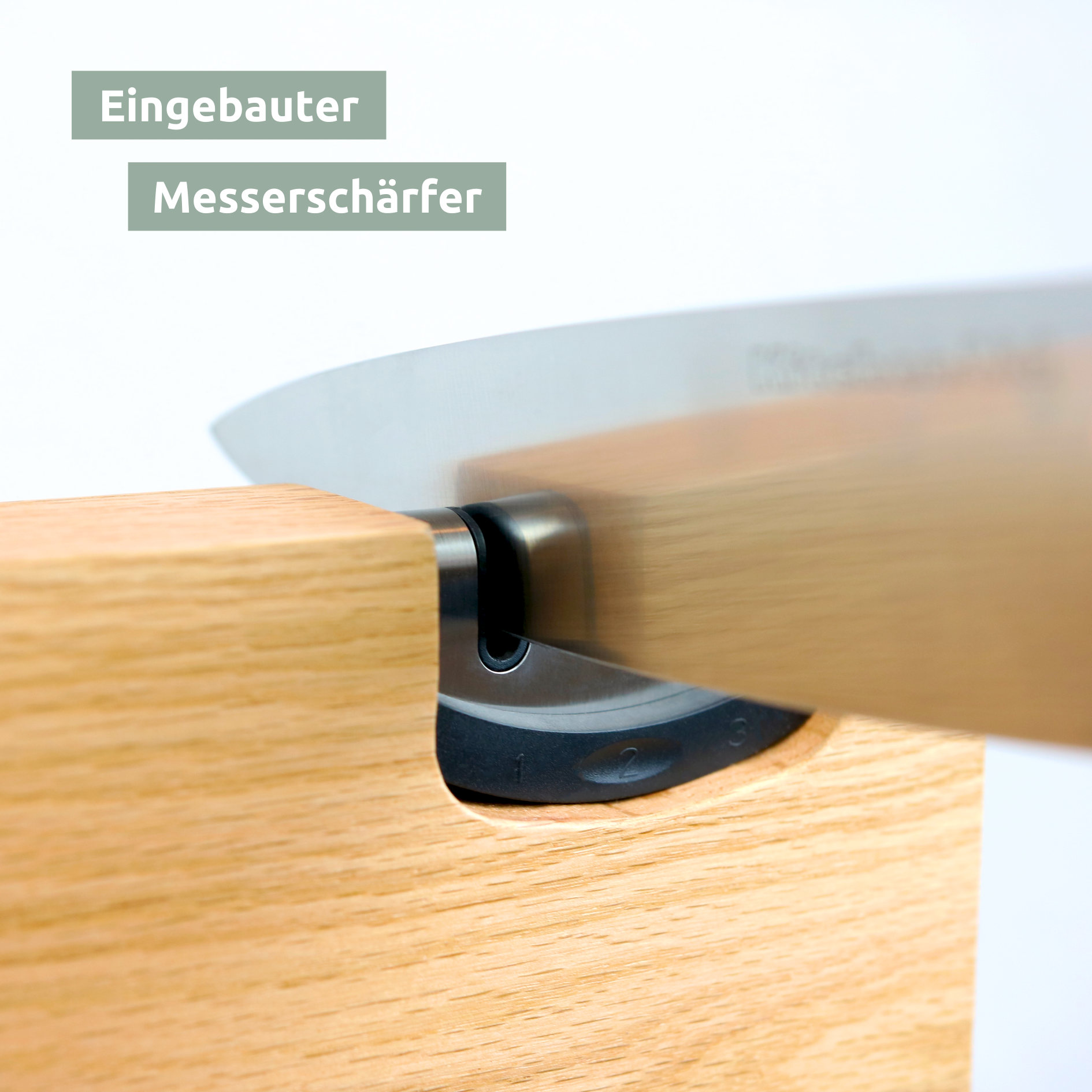 Magnetischer Messerblock aus Eichenholz - inkl. Flaschenöffner & Messerschärfer
